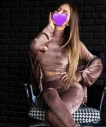 Шальная кокетка готова погрузить тебя в мир наслаждения и фантазий. Со мной ты сможешь испытать настоящий экстаз. Позволь мне сделать твои мечты реальностью! 15593, 20 лет